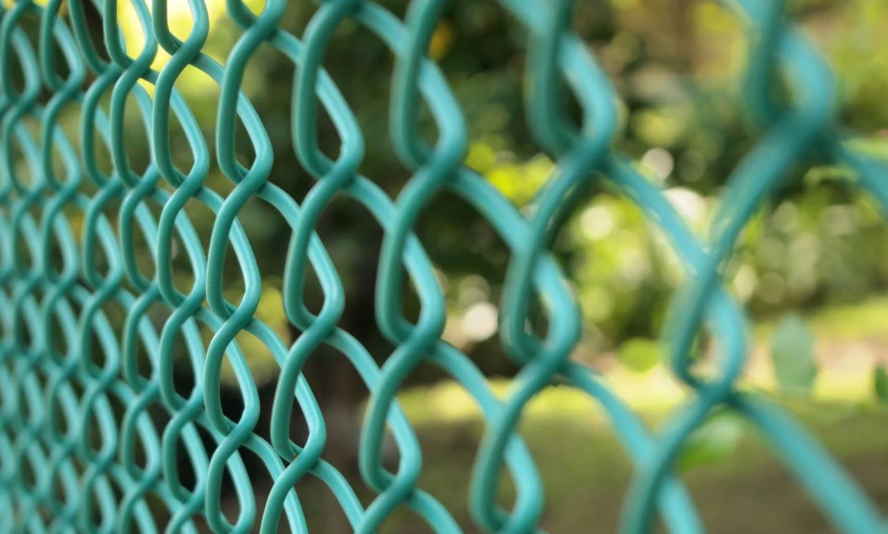 Affordable chain-link fence installation in Bethesda, MD