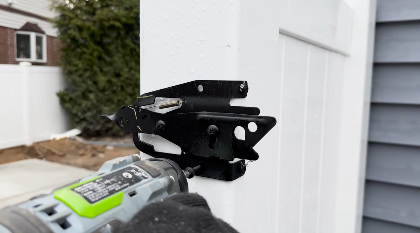 Expert fence repair and replacement in Bethesda, MD